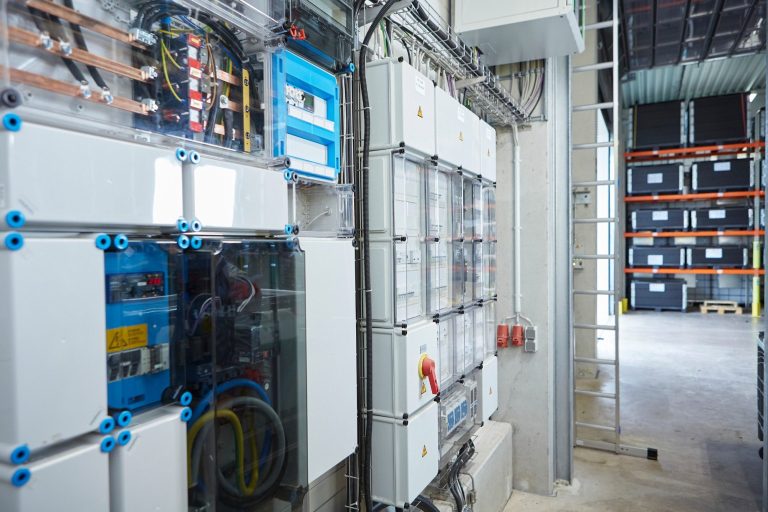 Elektrische Verteilung in einer Gewerbe und Industrieanlage